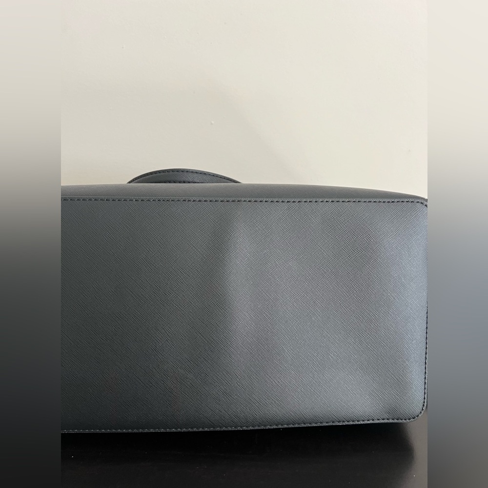 Michael Kors Large Tote Bag - Picture 7 of 12